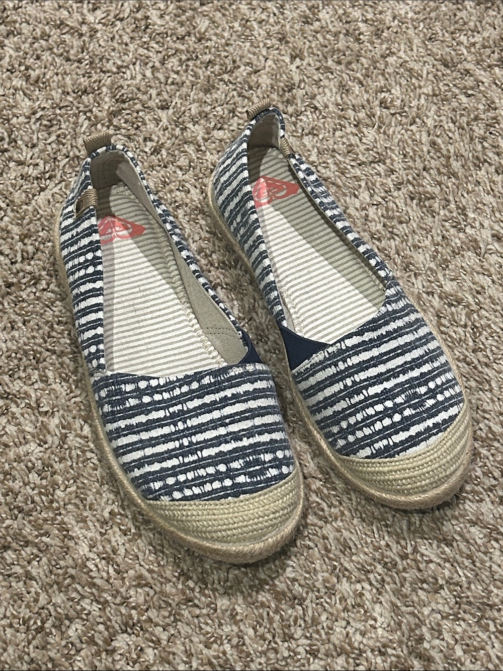 Roxy navy and beige flats, size 8w